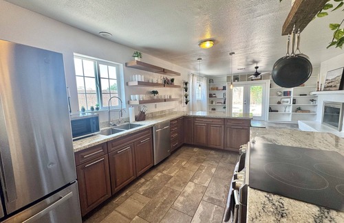 Yuma Casa | Family-Friendly 3BR house in Prime Location-near hospital – PETS STAY FREE
