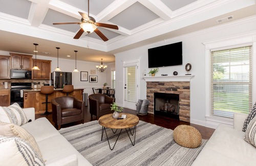 Kathleen Casa | AtHome+1 Stay | Family Friendly 3BR | Kathleen