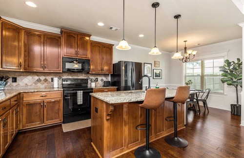 Kathleen Casa | AtHome+1 Stay | Family Friendly 3BR | Kathleen