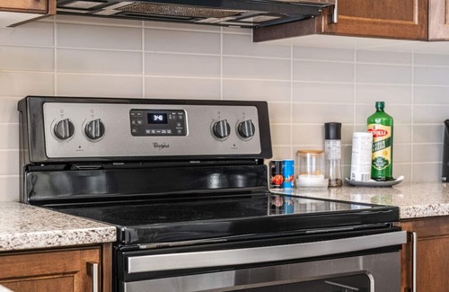 Cochrane Casa | Family-Friendly 3BR: Rockies Fun & Cochrane Charm