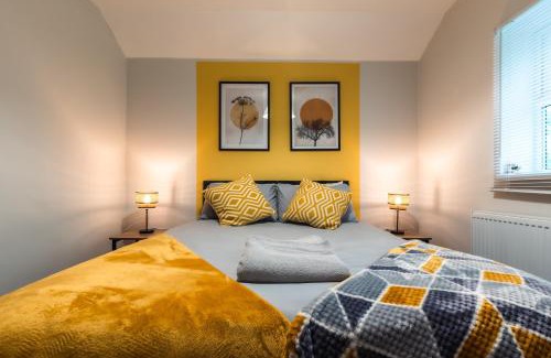 Southampton Casa | Family-Friendly 4 Bedrooms-Sleeps 8-Long Term Disc-Driveway