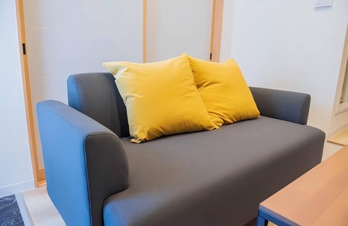 Nishinari Apartamento | Family - friendly 4 - guest apt in Nishinari - ku. 2 - stops to Namba.