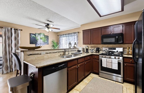 Las Vegas Casa | Family-Friendly 4BD Oasis w/Pool & Backyard/BBQ