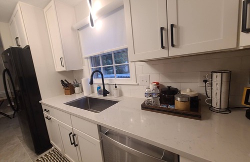 Sharon Woods Casa | Family Friendly 4BR 2.5 BTH Home w/games, books,parking, Vball set , Uptwn 15min