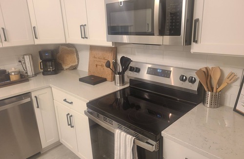 Sharon Woods Casa | Family Friendly 4BR 2.5 BTH Home w/games, books,parking, Vball set , Uptwn 15min