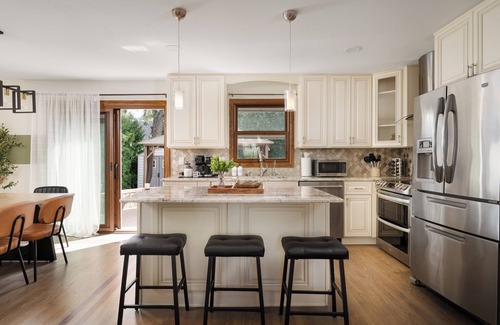 Wasco Casa | Family Friendly 4BR with Backyard+Games, ORD, Chicago, Workspace