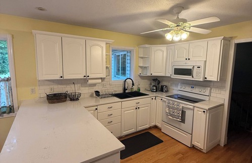 Blaine Casa | Family-Friendly 5BR Home in Blaine - Hot Tub + Games + Space