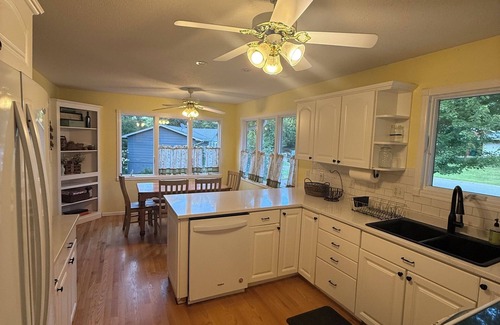 Blaine Casa | Family-Friendly 5BR Home in Blaine - Hot Tub + Games + Space