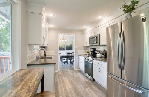 Gresham Casa | Family-Friendly 5BR Retreat – Hot Tub & Game Room