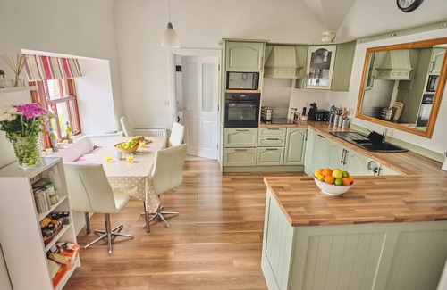 Jamestown Casa | Family Friendly 9 Bedroom Lakeside Lodge, de Rooskey. Oficial 4 estrellas 🍀🍀🍀🍀