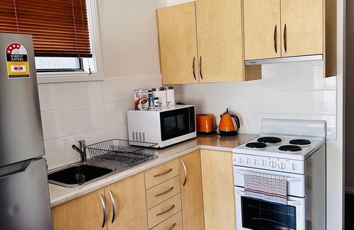 Baulkham Hills Cabaña | Family friendly 2 bedroom retreat with a Swimming Pool