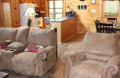 Sevierville Cabina | Caer en la belleza de las montañas. ¡Quédate en Rocky Top! Media tarifa por noche $ 119
