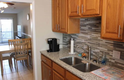 Myrtle Beach Casa | Family-friendly Beach Townhome just 1 block from the ocean!