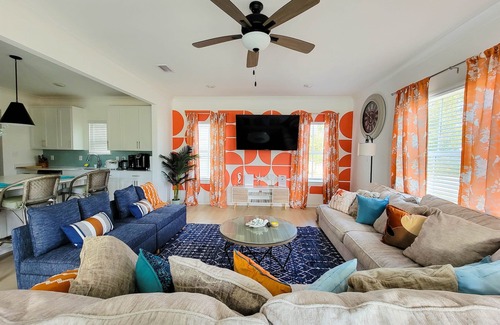 Orange Beach Casa | Family Friendly! Beach, Pool, Bay, Beach Gears, Toys! in the Heart of Orange Beach