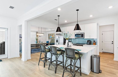 Orange Beach Casa | Family Friendly! Beach, Pool, Bay, Beach Gears, Toys! in the Heart of Orange Beach