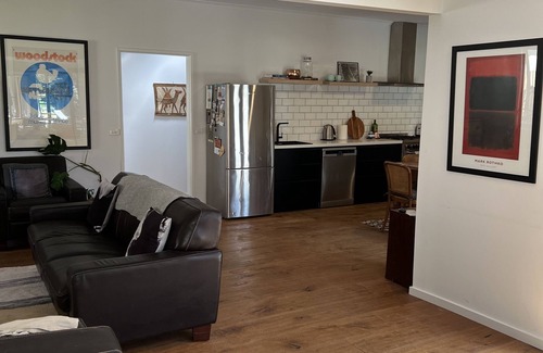 Somers Casa | Family friendly beach house 5 mins walk from beach & yacht club.
