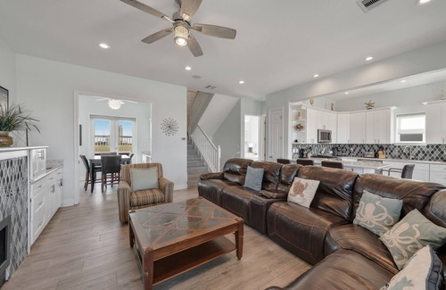 Galveston Casa | Family Friendly Beach House in Gated Beach Resort