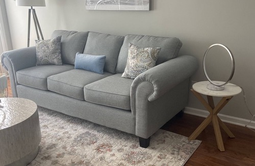 Winston - Salem Casa | Family friendly cozy furnished townhouse in quiet area with community pool