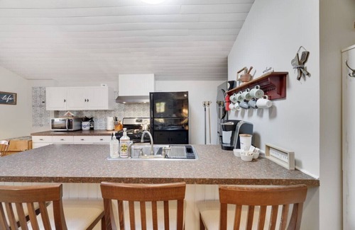 Pocono Pines Cabina | Family Friendly Cabin I Firepit+Hot Tub I Poconos