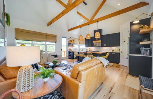 Canyon Lake Cabaña | Family-Friendly Canyon Lake Rental w/ Hot Tub!
