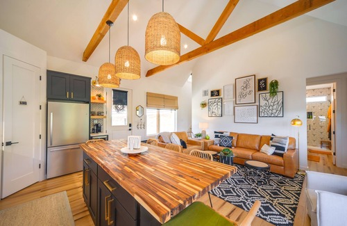 Canyon Lake Cabaña | Family-Friendly Canyon Lake Rental w/ Hot Tub!