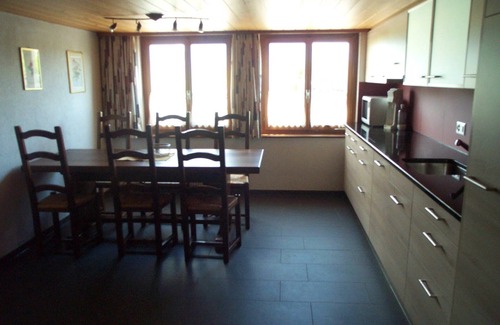 Aeschi bei Spiez Apartamento | Apartamento familiar cerca de Spiez u. Interlaken, máx. 4 Ext. / 1 ​​Rey.
