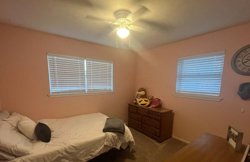 Laverne Casa | Family Friendly, close to golf course.