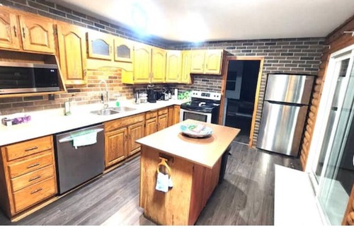 Meaford Casa | Family friendly close to the beach in Leith