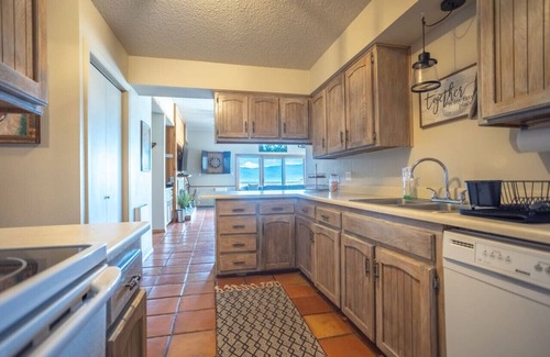 Angel Fire Condominio | Family-Friendly Condo-1 Minute Walk to AF Lifts, Equipment Rental, Restaurants