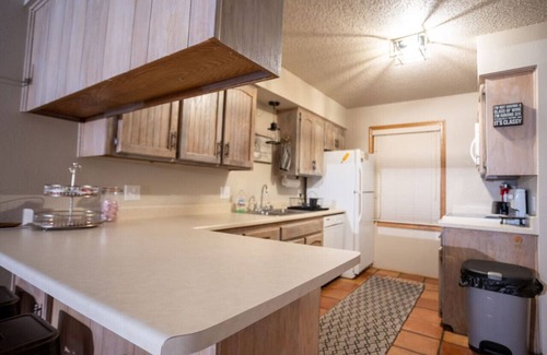 Angel Fire Condominio | Family-Friendly Condo-1 Minute Walk to AF Lifts, Equipment Rental, Restaurants