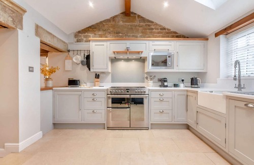 Brailes Cabaña | Family friendly Cotswold holiday cottage - Brook Cottage, Lower Brailes
