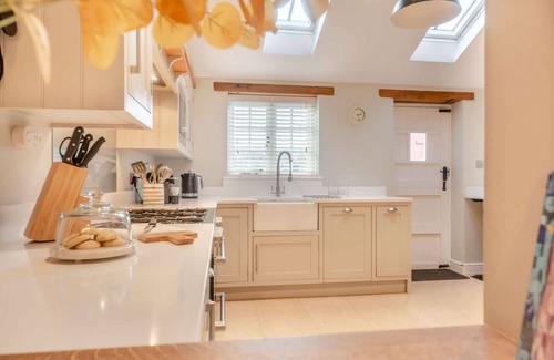 Brailes Cabaña | Family friendly Cotswold holiday cottage - Brook Cottage, Lower Brailes