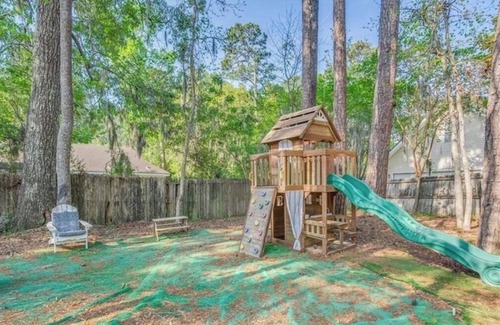 Savannah Cabaña | Family friendly cottage w/ POOL! <20min drive to downtown or beach! Pet friendly