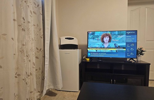 West Edmonton Apartamento | Family-Friendly Cozy Basement Suite - Up to 4 Guests