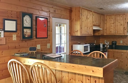 Luray Cabina | Cabaña acogedora para familias ubicada en el río Shenandoah.