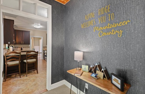 Boone Casa | Cozy Mountain Cabin w/ Hot tub and Game Room