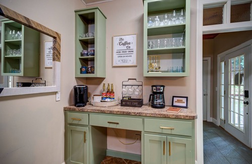 Boone Casa | Cozy Mountain Cabin w/ Hot tub and Game Room
