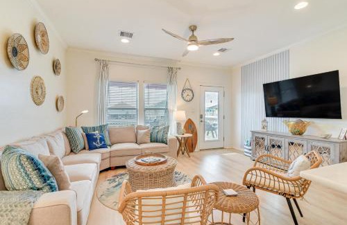 Crystal Beach Casa | Family-Friendly Crystal Beach Home Steps to Beach