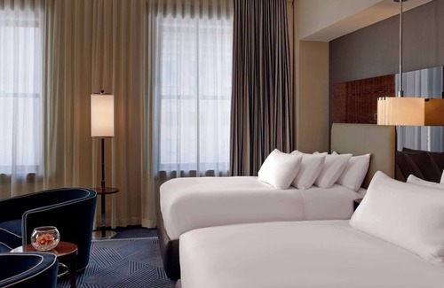 Downtown Dallas Hotel | Family-Friendly Double Bed Room Near Dallas Museums & Cafés