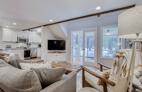 Sunriver Casa | Family-Friendly Forest Hideaway with EVC, Bikes, & SHARC Passes - Walk to Park