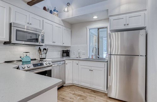 Sunriver Casa | Family-Friendly Forest Hideaway with EVC, Bikes, & SHARC Passes - Walk to Park