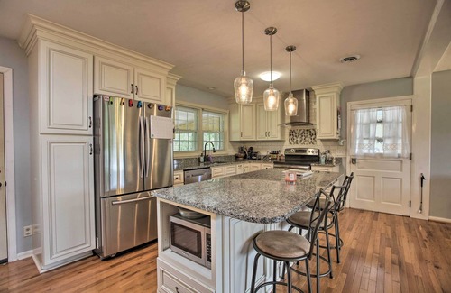 Bridgewater Casa | Family-Friendly Getaway w/ Fire Pit & 2 Kayaks!