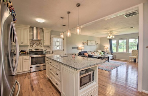 Bridgewater Casa | Family-Friendly Getaway w/ Fire Pit & 2 Kayaks!