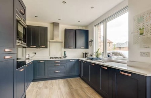 Oxford Casa | Family-Friendly Getaway - Garden, Parking Sleeps 7