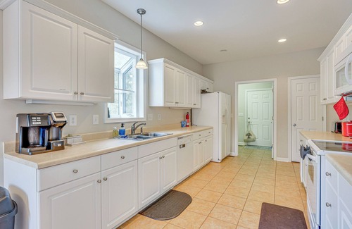 Council Casa | Family-Friendly Harrells Home w/ Fire Pit + Kayaks