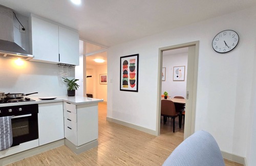 Upper Riccarton Casa | Family-Friendly House in Riccarton- Clean and Convenient