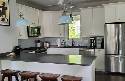 Michigan City Casa | Casa familiar en Beachwalk - ¡10 minutos a pie de la playa!