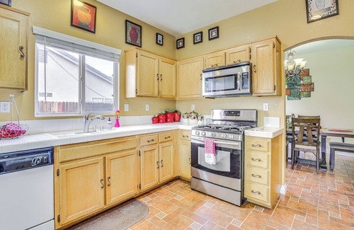 Victorville Casa | Family-Friendly Home w/ Fenced Yard in Victorville
