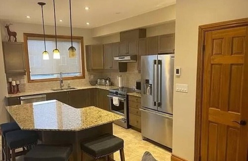Collingwood Casa | Family-Friendly Home | Hiking, Beaches, Pool Access | Minutes to Blue Mountain