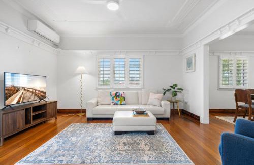 West End Casa | Family-Friendly Home in Vibrant West End